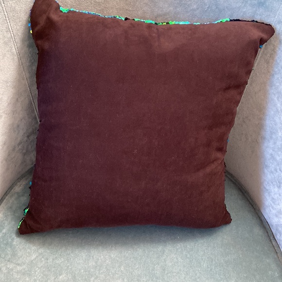 Mermaid color sequins pillow cover and insert - Picture 3 of 3